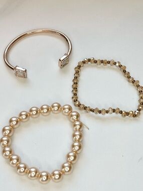 Elegant Pearl and Beaded Bracelet Set - Rose Gold and Cream